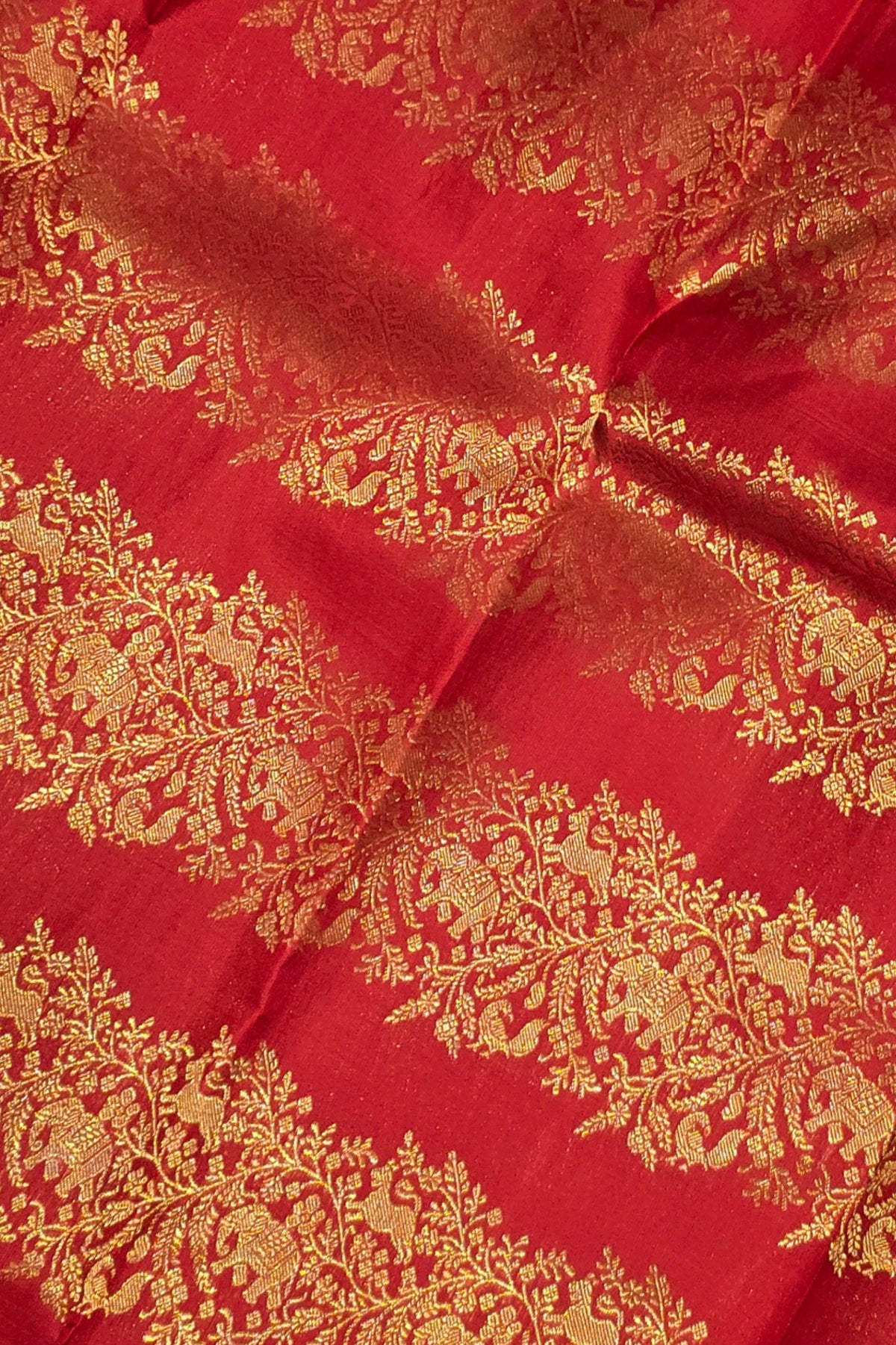 Red and Gold Kanchipuram Silk Saree with Regal Elegance