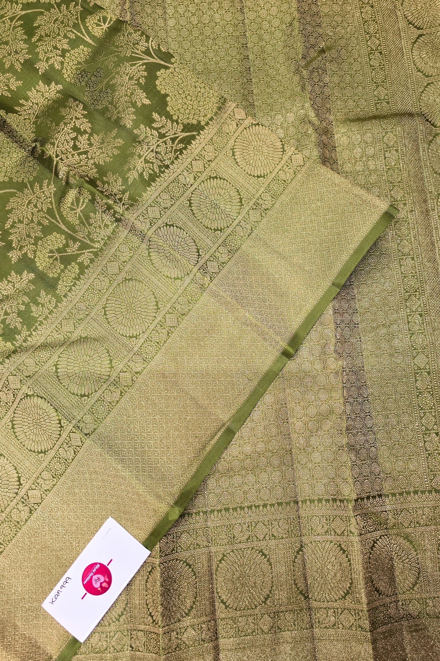 Elegant Green Kanchipuram Silk Saree – Traditional Handwoven Beauty