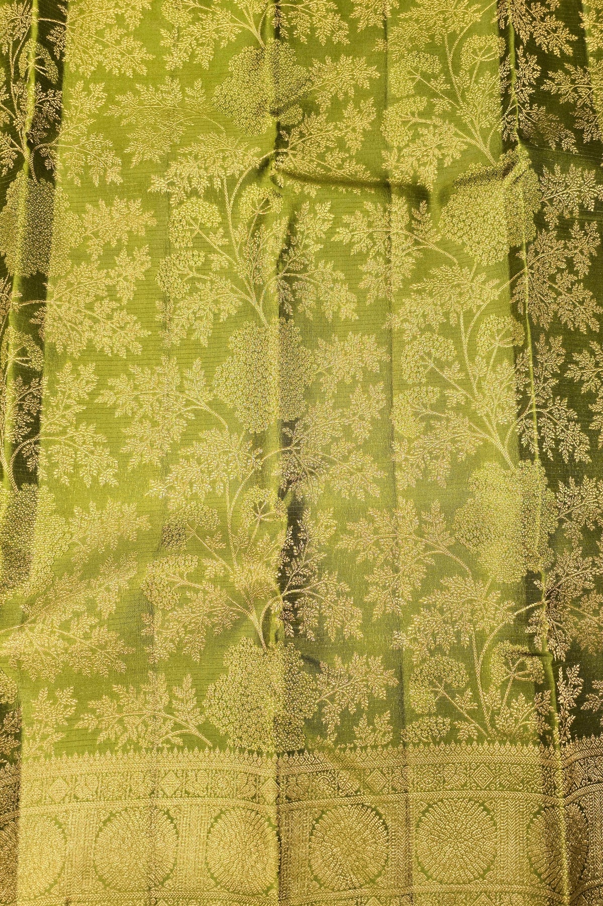 Elegant Green Kanchipuram Silk Saree – Traditional Handwoven Beauty