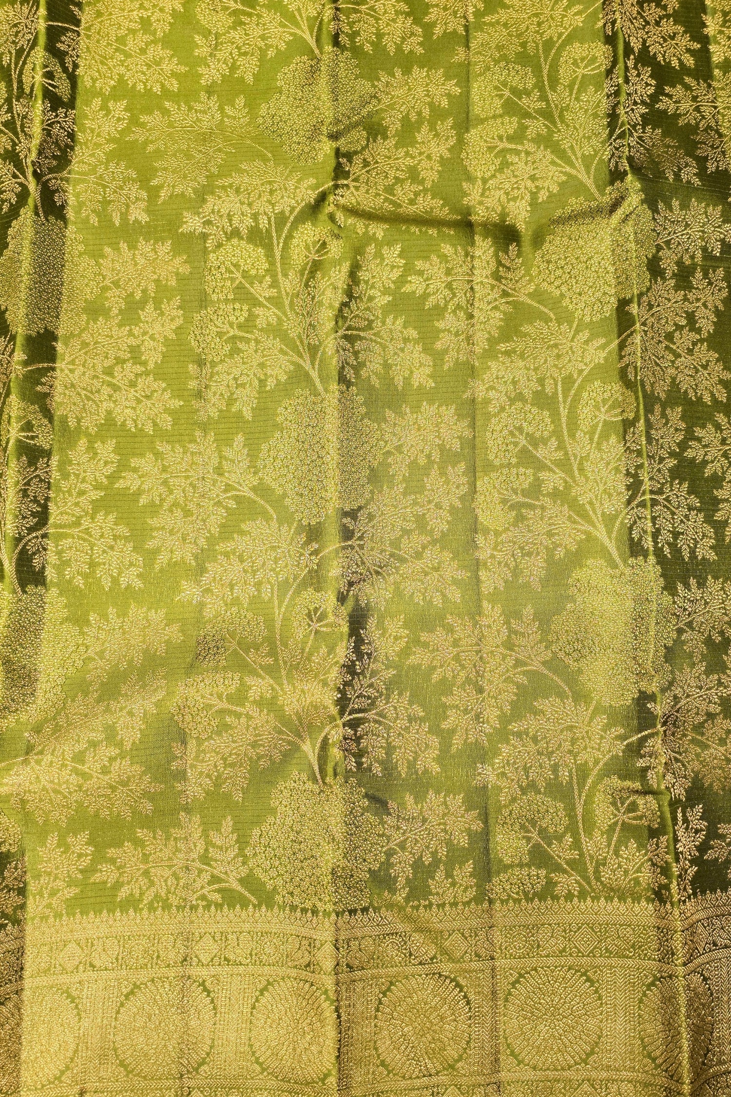 Elegant Green Kanchipuram Silk Saree – Traditional Handwoven Beauty