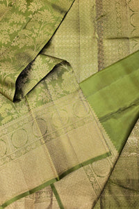 Elegant Green Kanchipuram Silk Saree – Traditional Handwoven Beauty