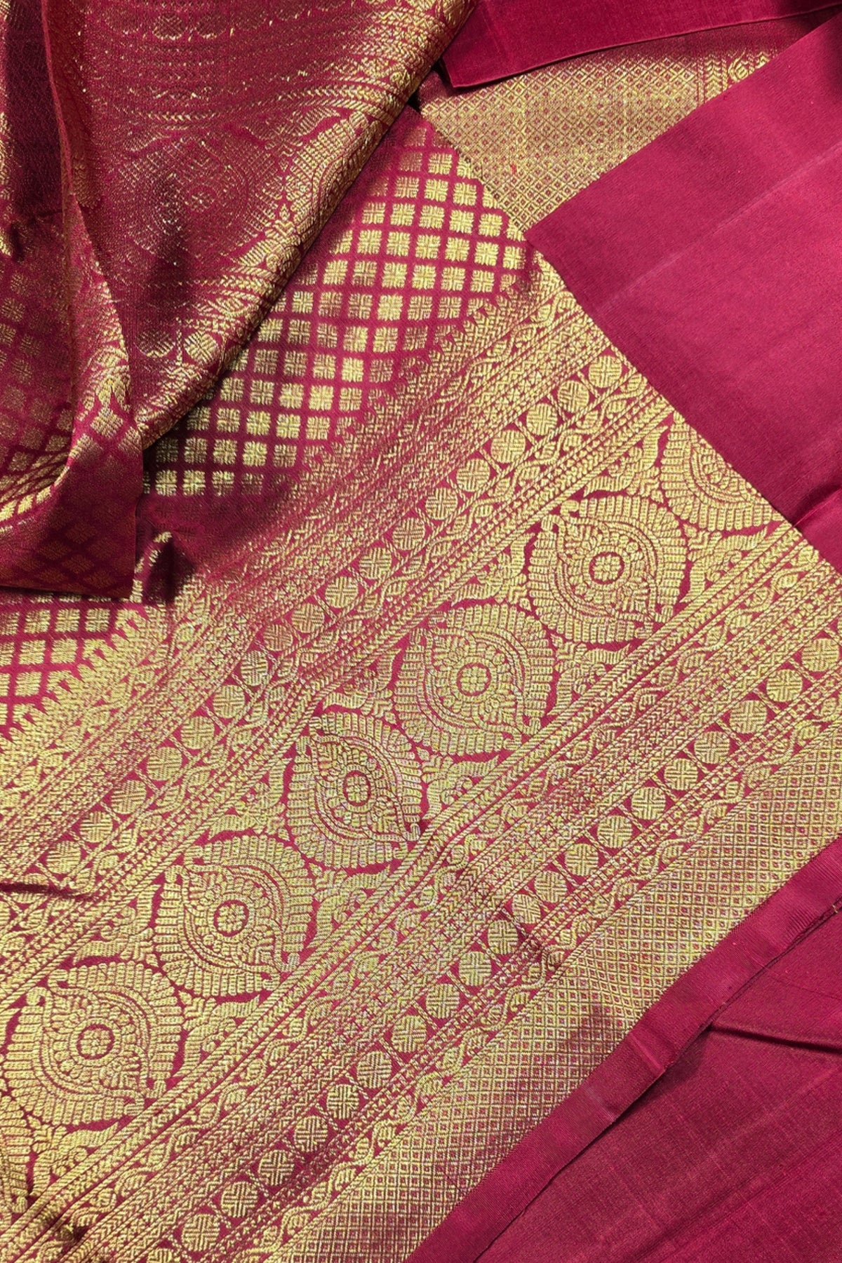 Regal Red Kanchipuram Silk Saree with Gold Pattern Weaving