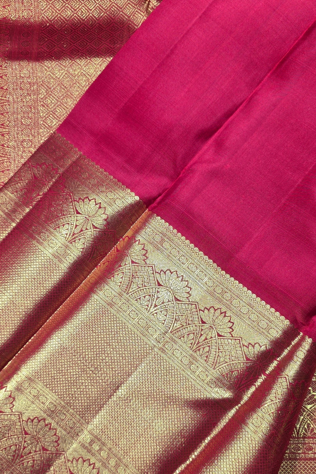 Majestic Red Kanchipuram Silk Saree with Gold Elegance