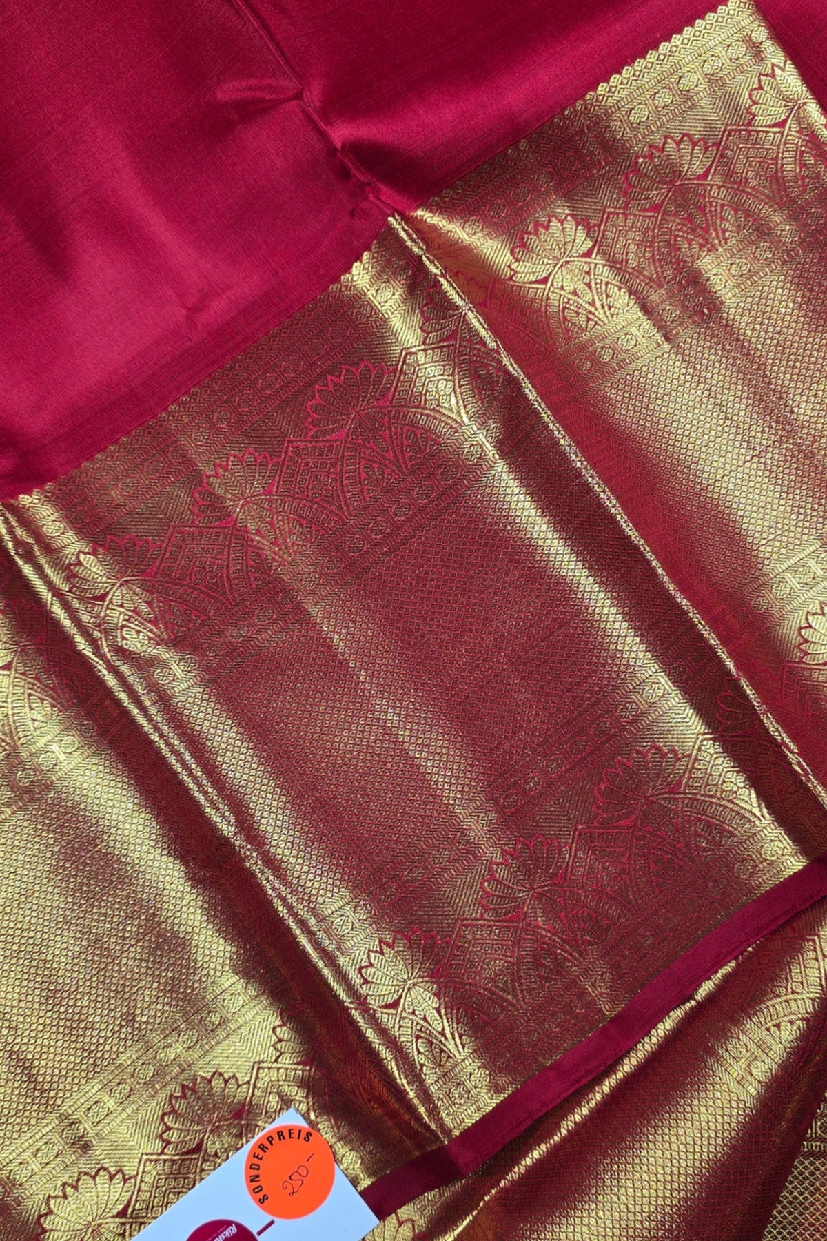 Majestic Red Kanchipuram Silk Saree with Gold Elegance