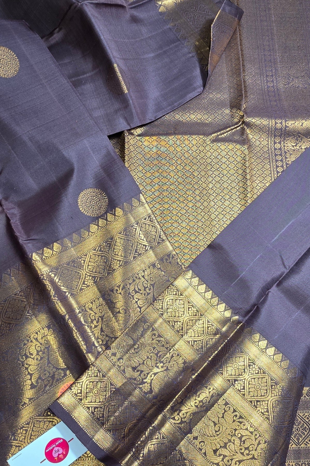 Mountbatten Pink Kanchipuram Silk Saree with Gold Elegance