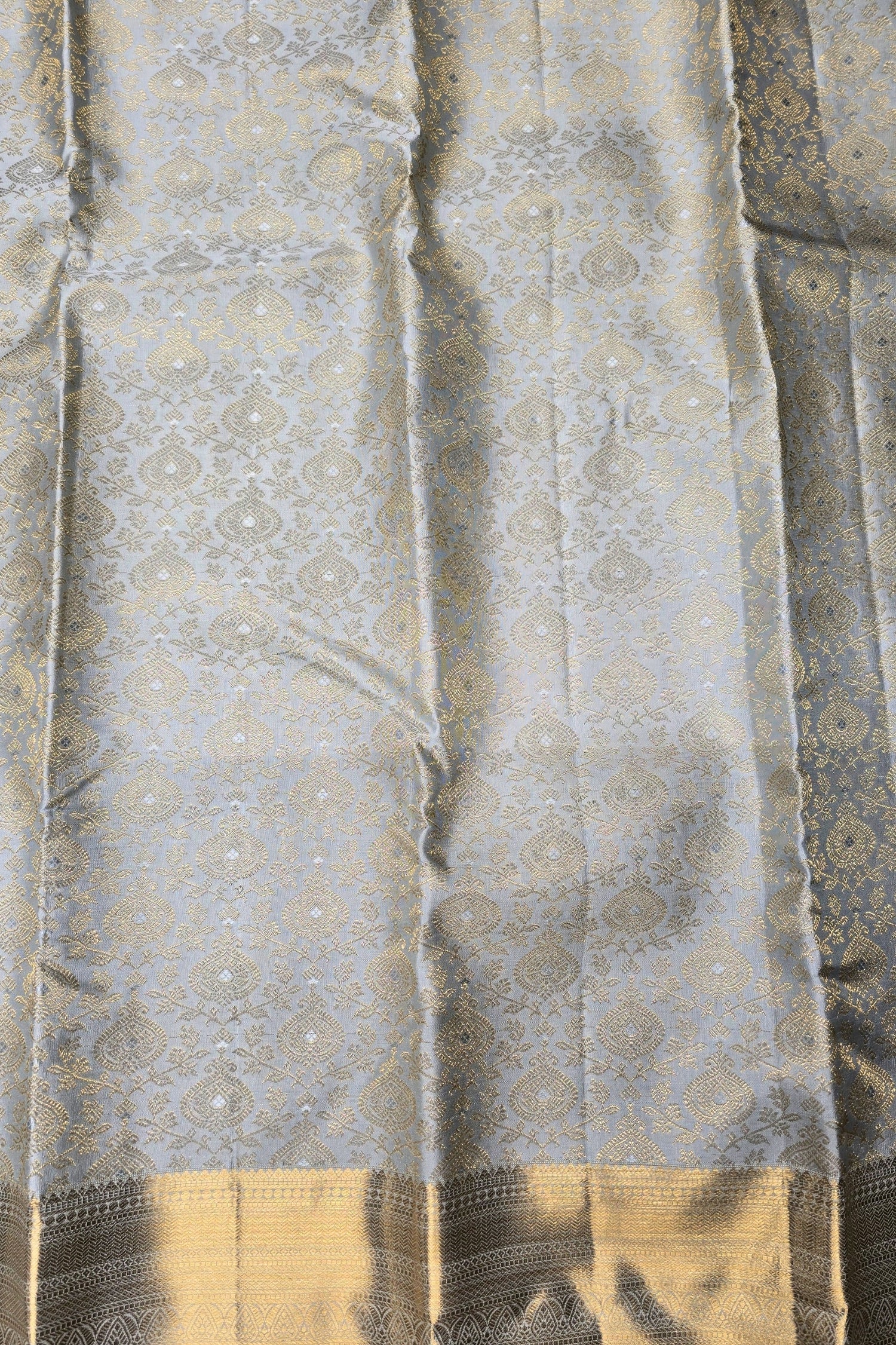 Lavender Grey Kanchipuram Silk Saree – Elegant & Timeless
