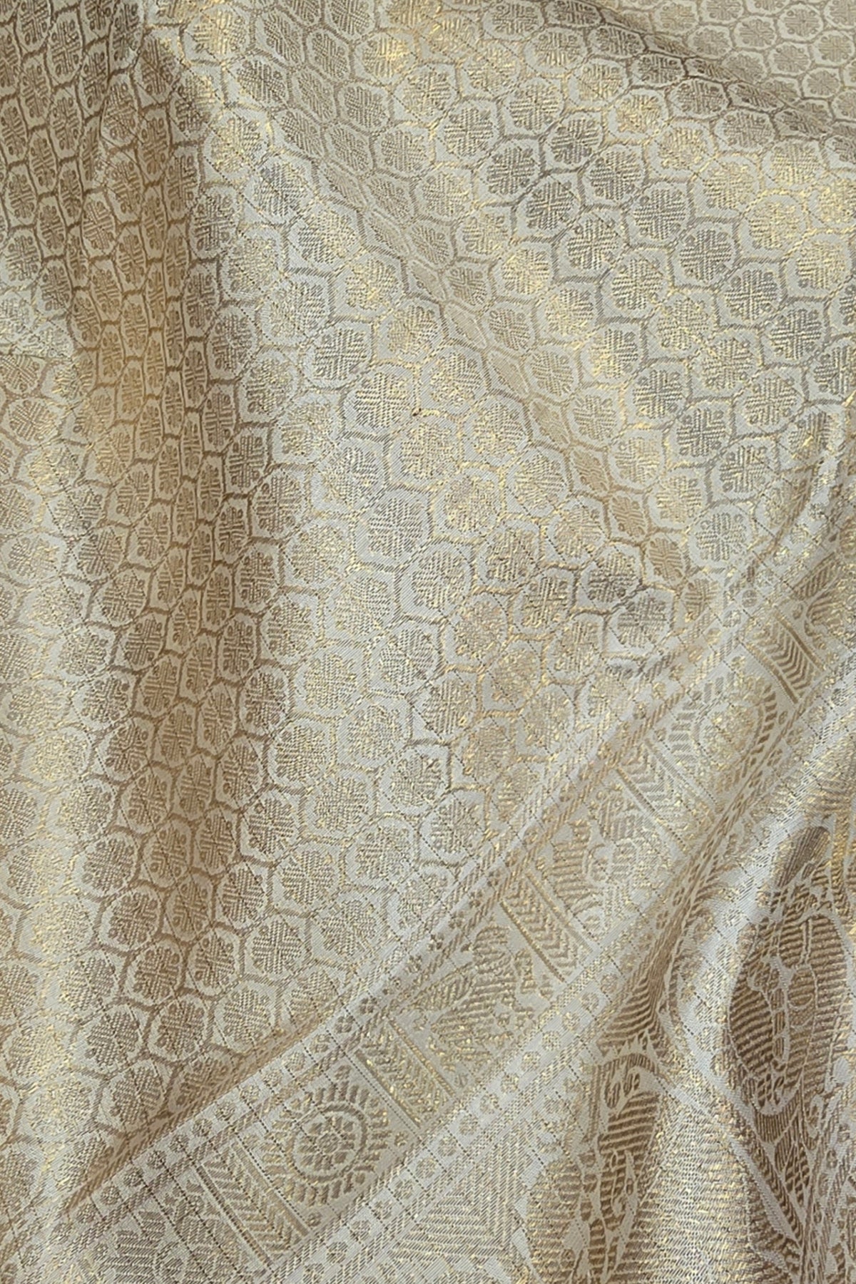 White Kanchipuram Silk Saree with Gold Border and Red Pallu