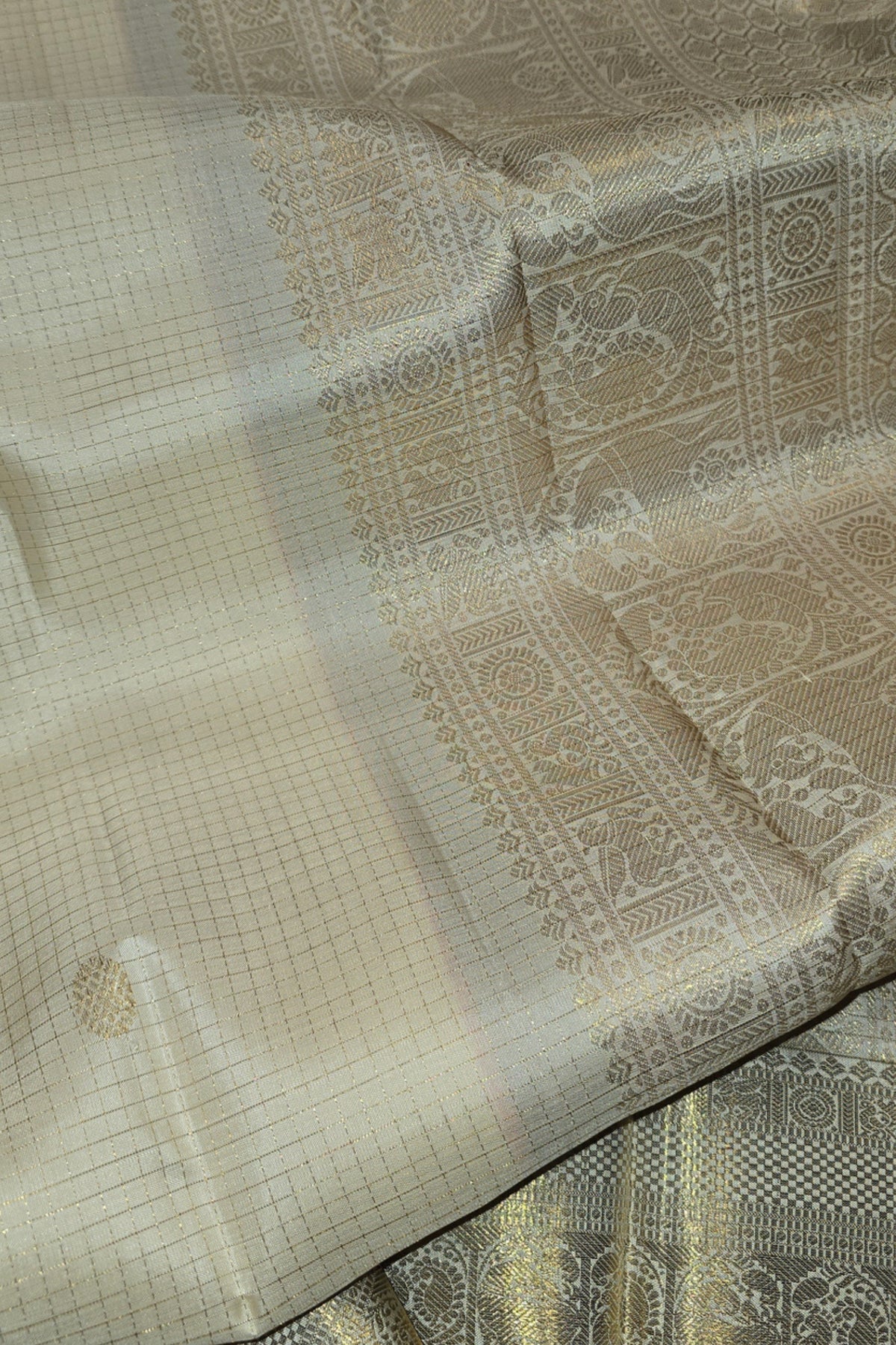 White Kanchipuram Silk Saree with Gold Border and Red Pallu
