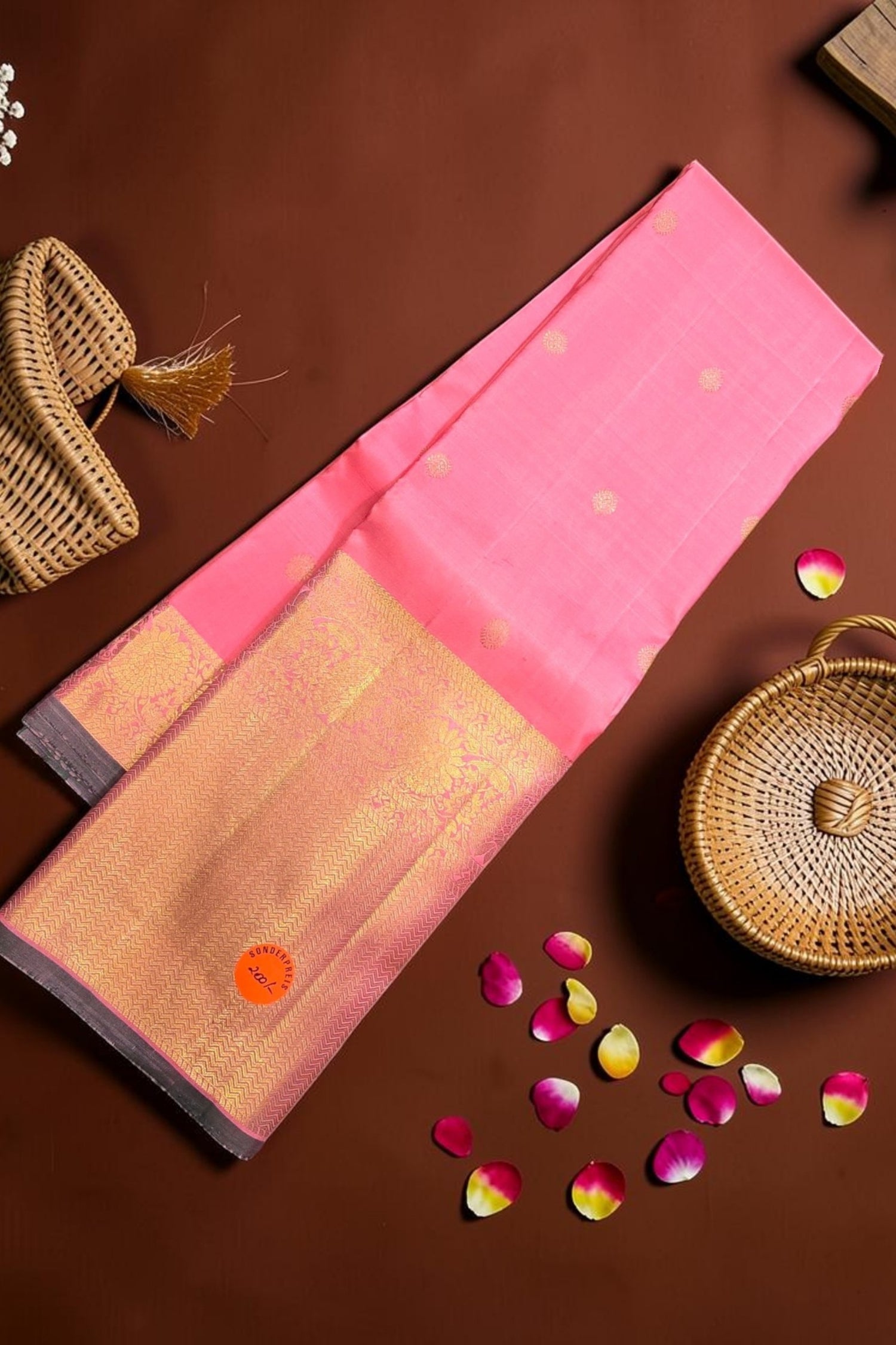 Elegant Light Pink Kanchipuram Silk Saree with Timeless Grace