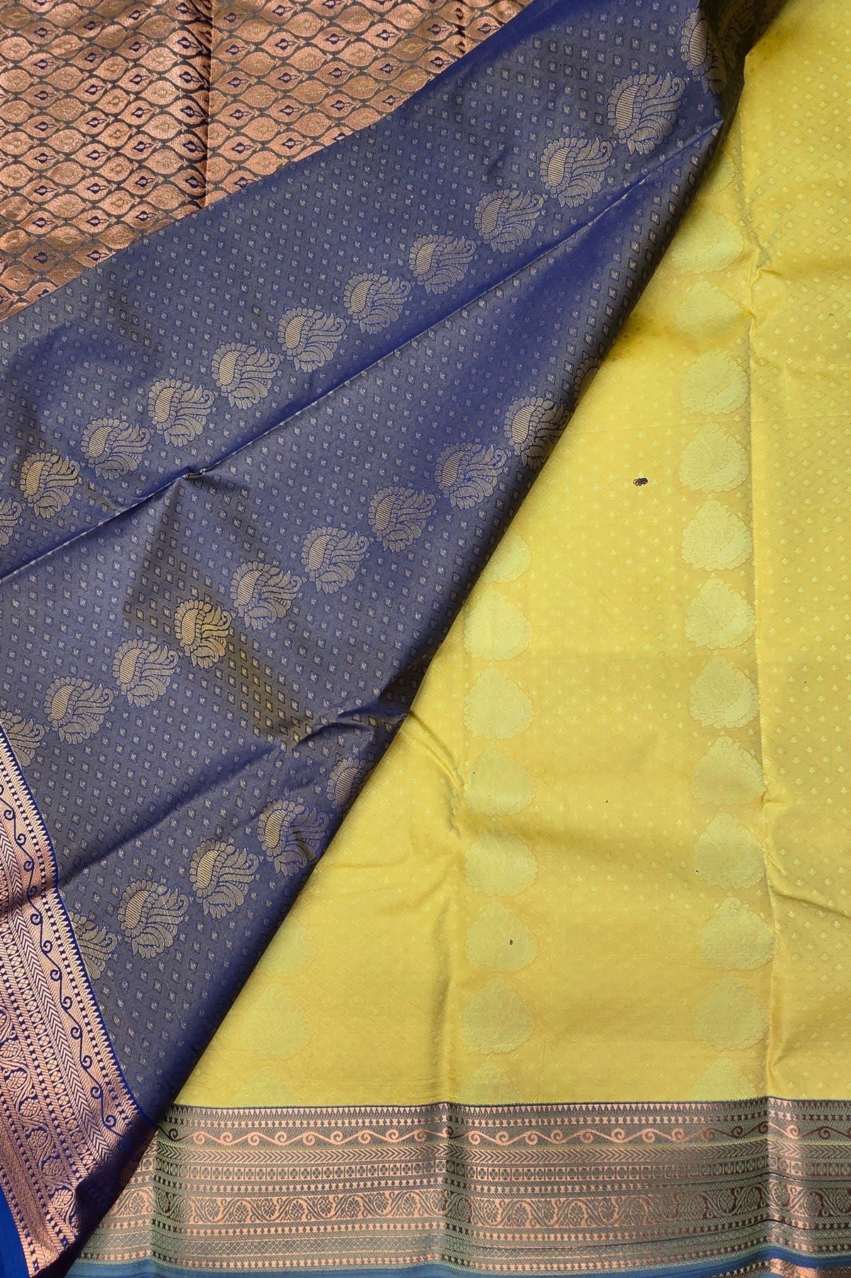 Saree with blue and yellow patterns