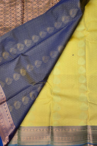 Saree with blue and yellow patterns
