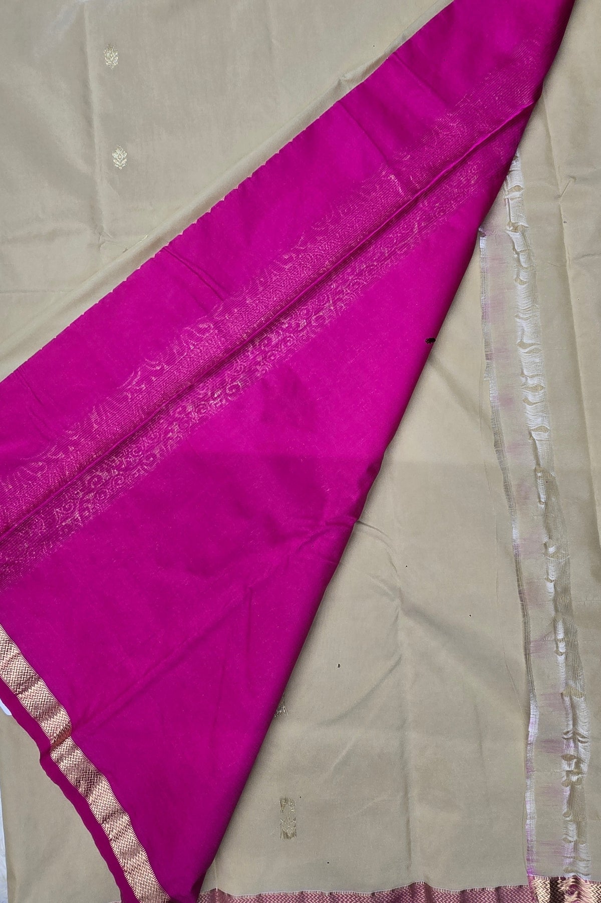 Saree with pink border and beige fabric