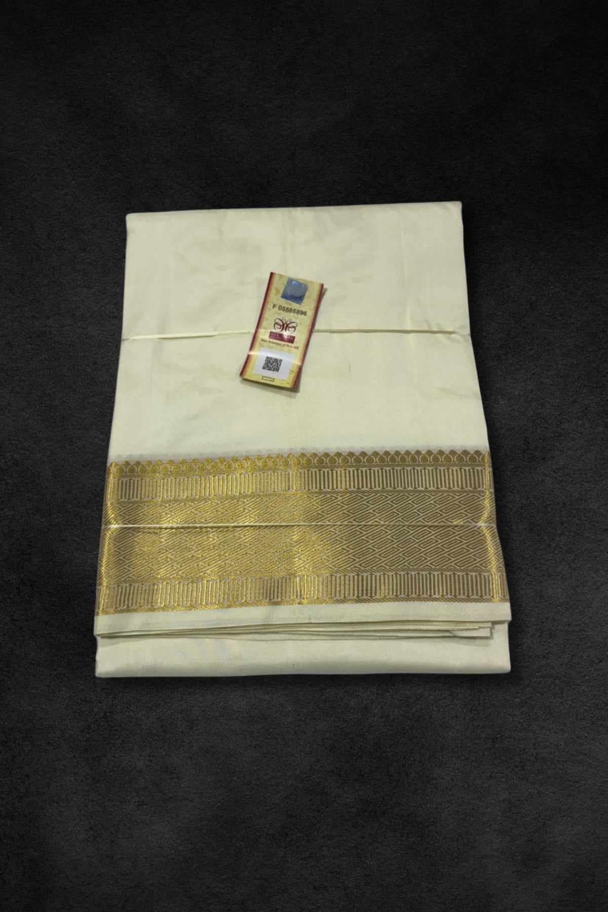 Premium Creamy White Vesti – Purity and Elegance Redefined