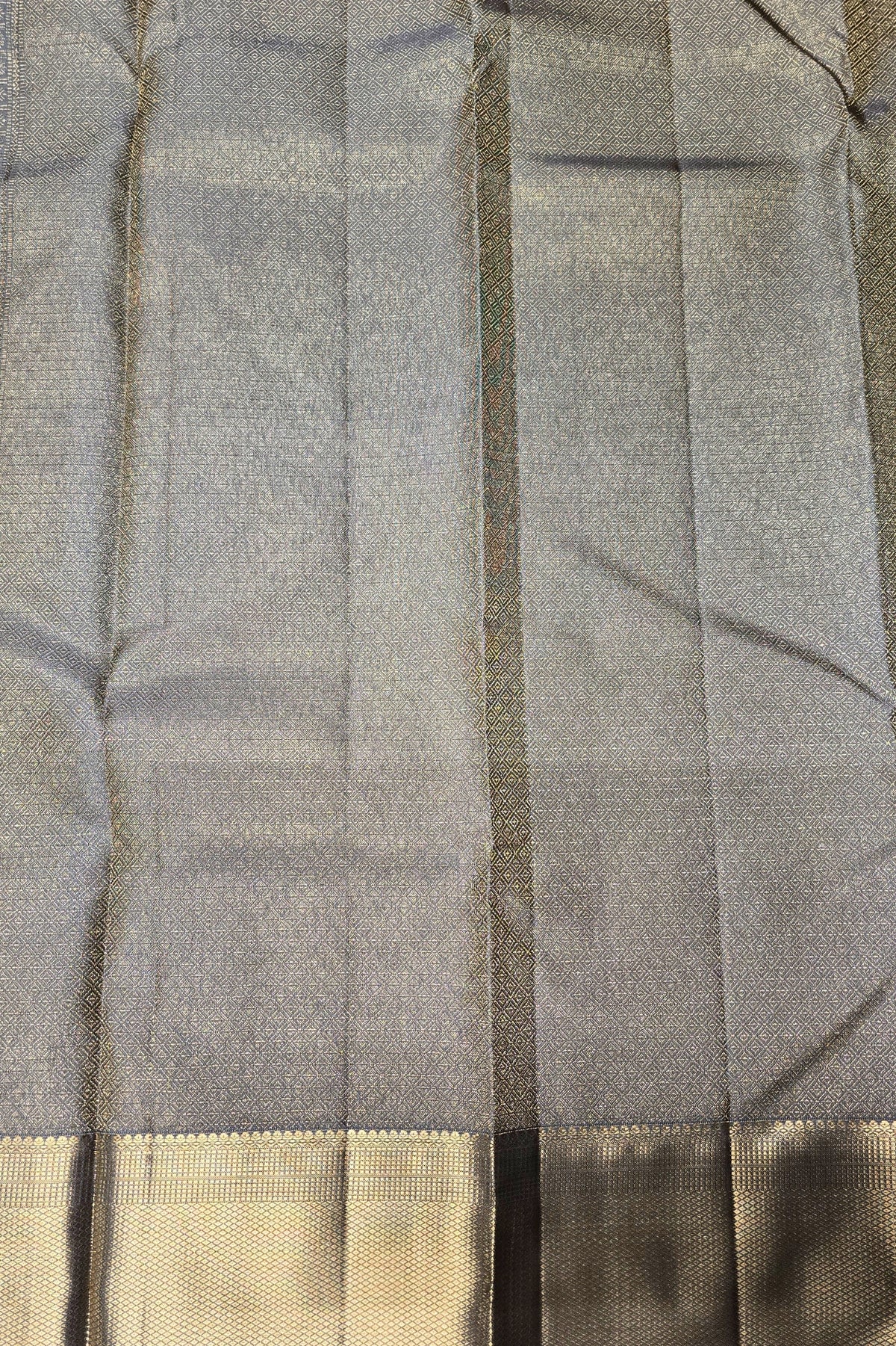 Elegant Pale Silver Kanchipuram Saree