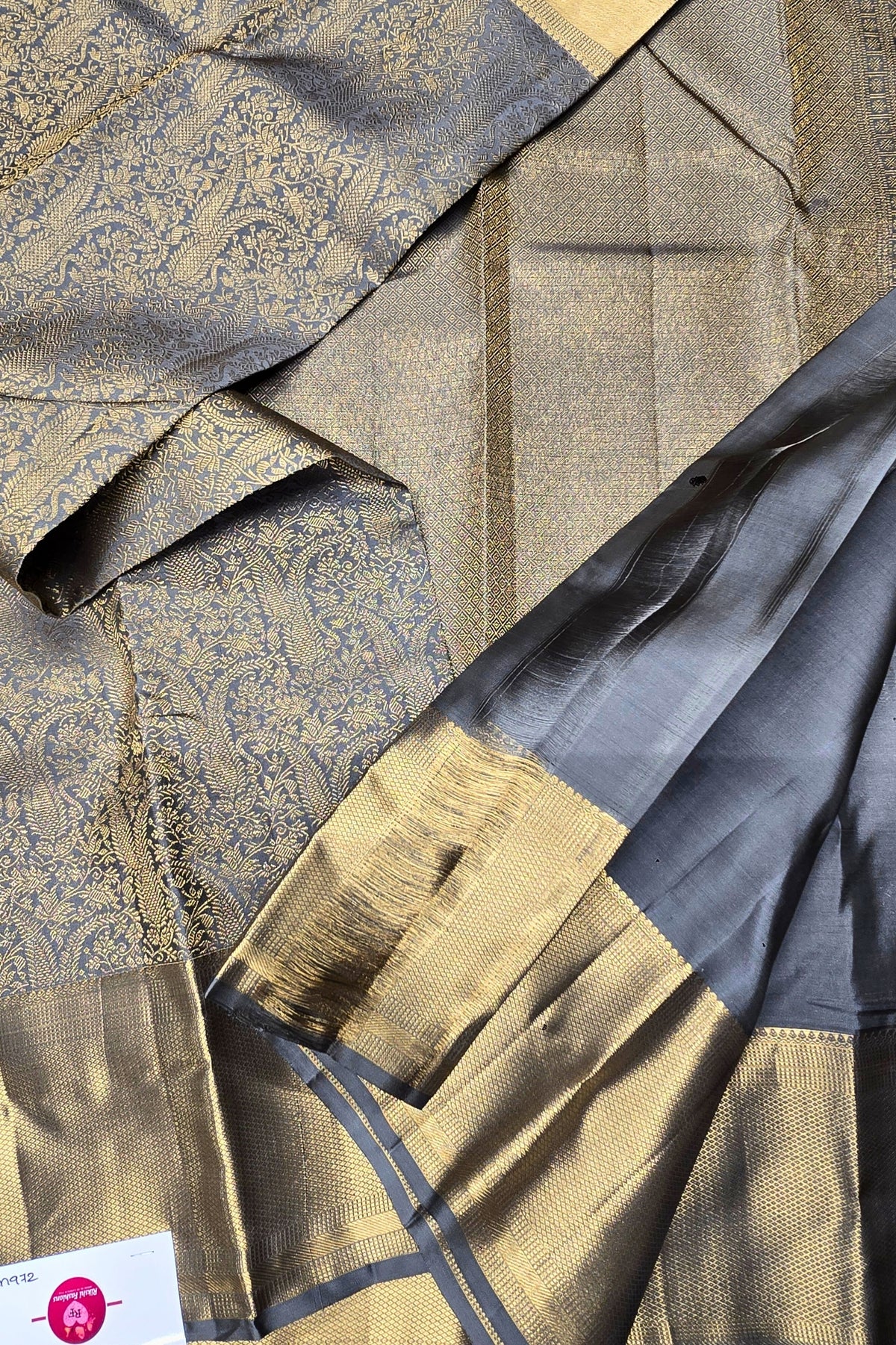 Elegant Pale Silver Kanchipuram Saree