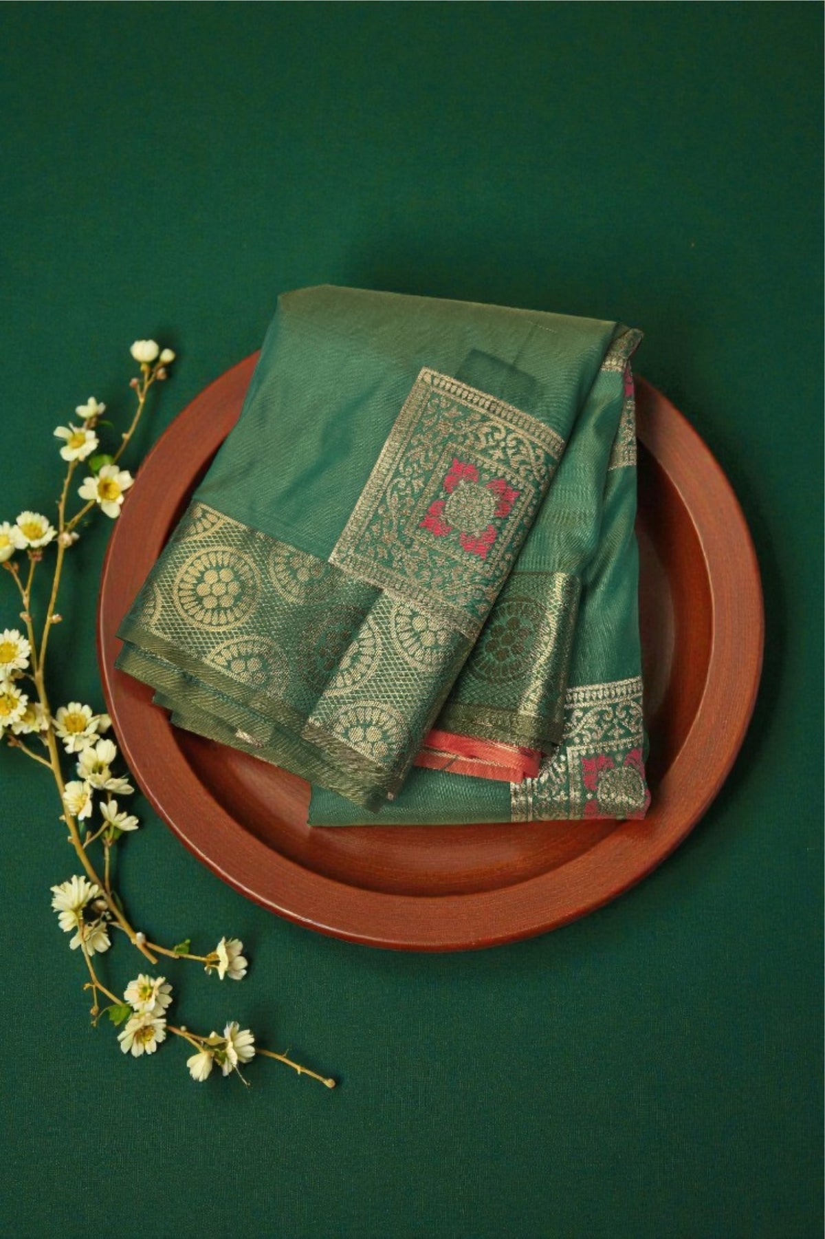 Graceful Green Semi Silk Saree with Contrasting Red Pallu