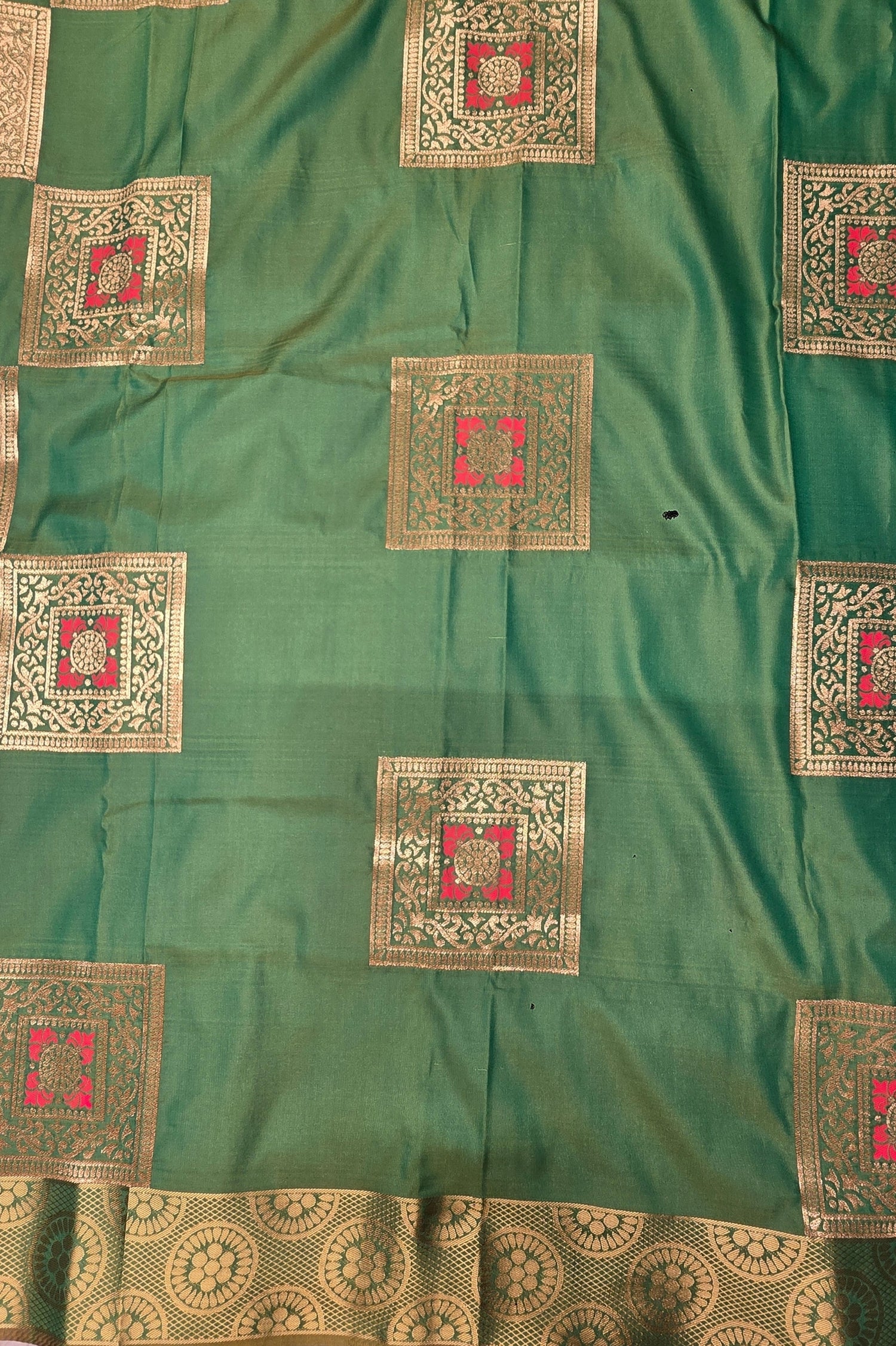 Graceful Green Semi Silk Saree with Contrasting Red Pallu