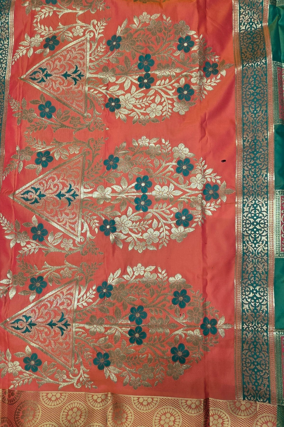 Graceful Green Semi Silk Saree with Contrasting Red Pallu