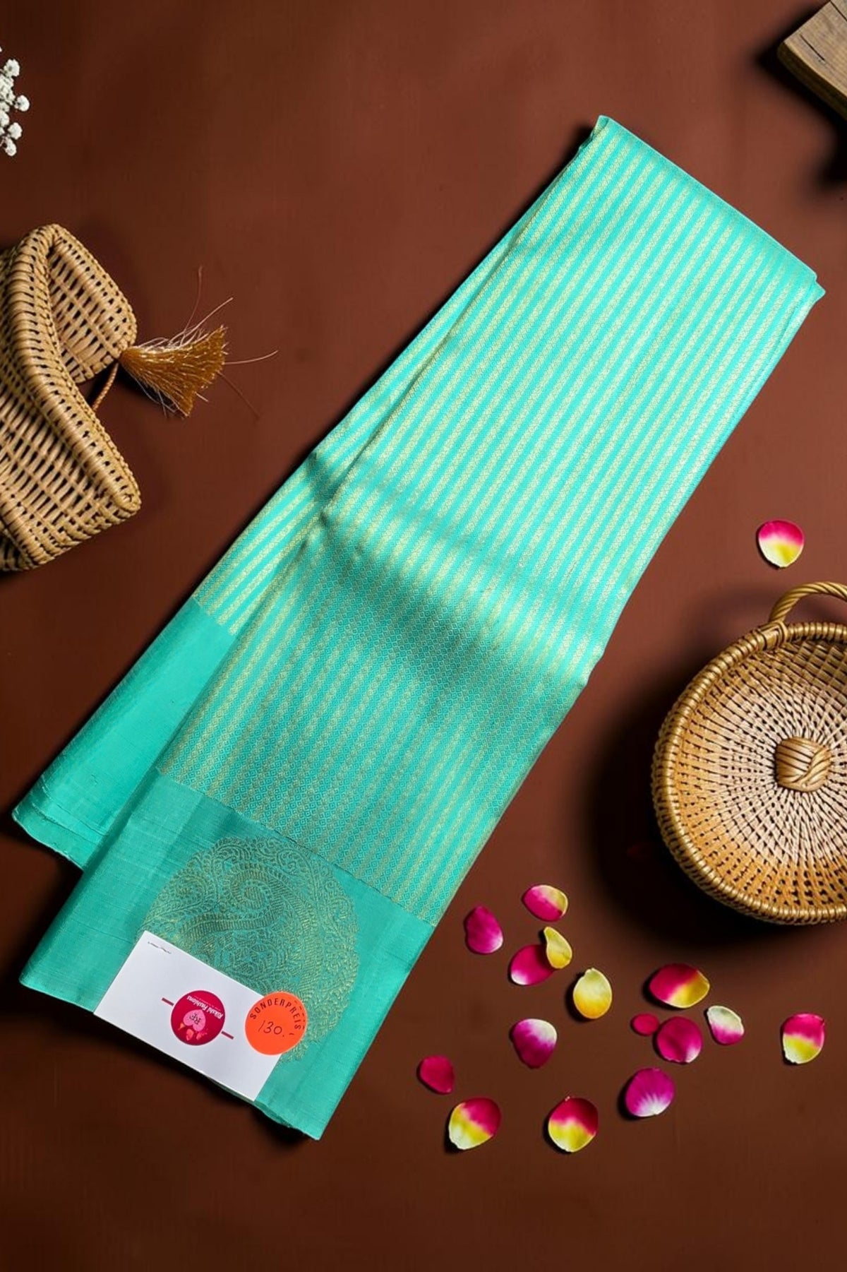 Radiant Pearl Aqua Kanchipuram Silk Saree with Elegant Charm