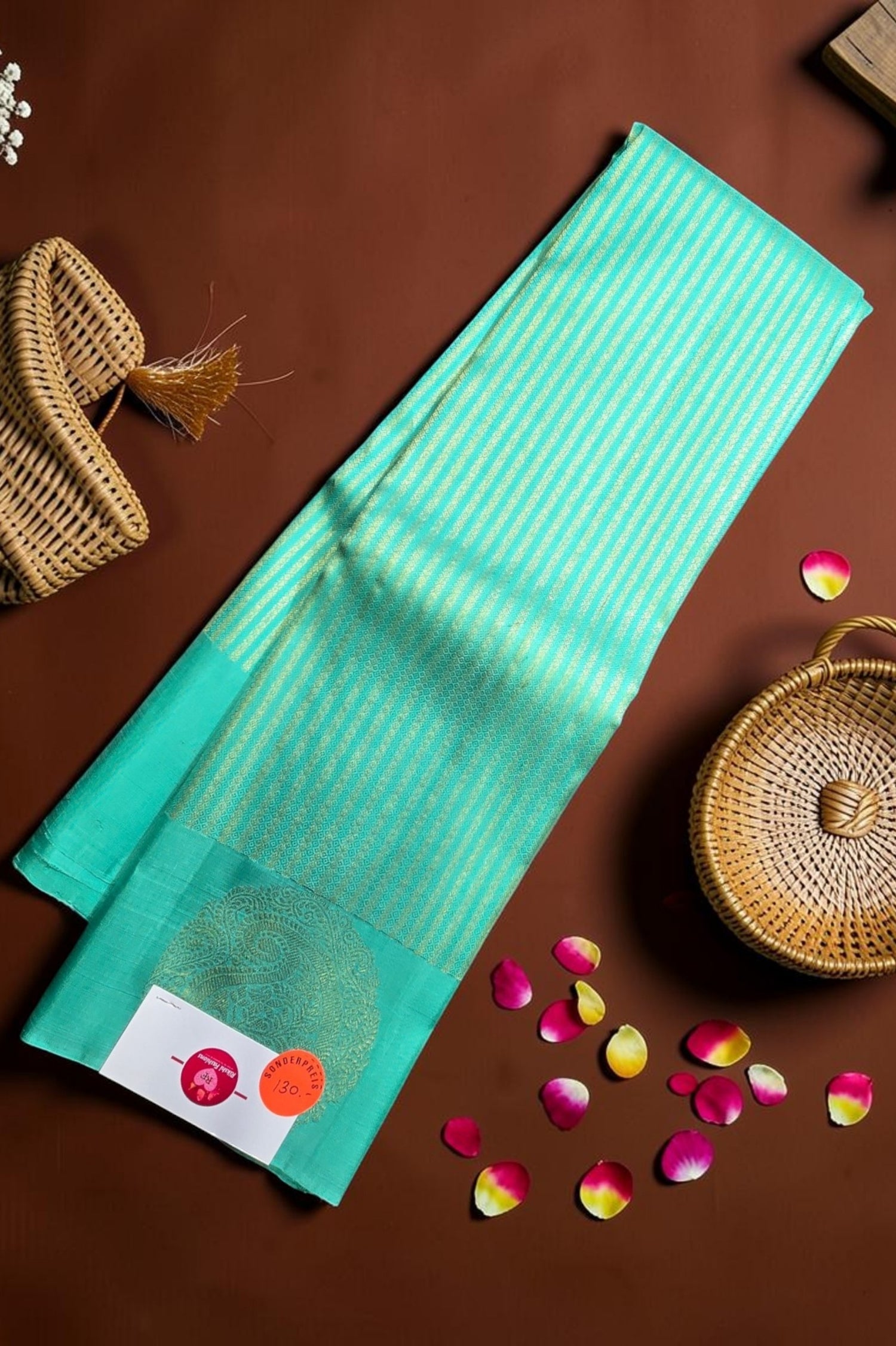 Radiant Pearl Aqua Kanchipuram Silk Saree with Elegant Charm