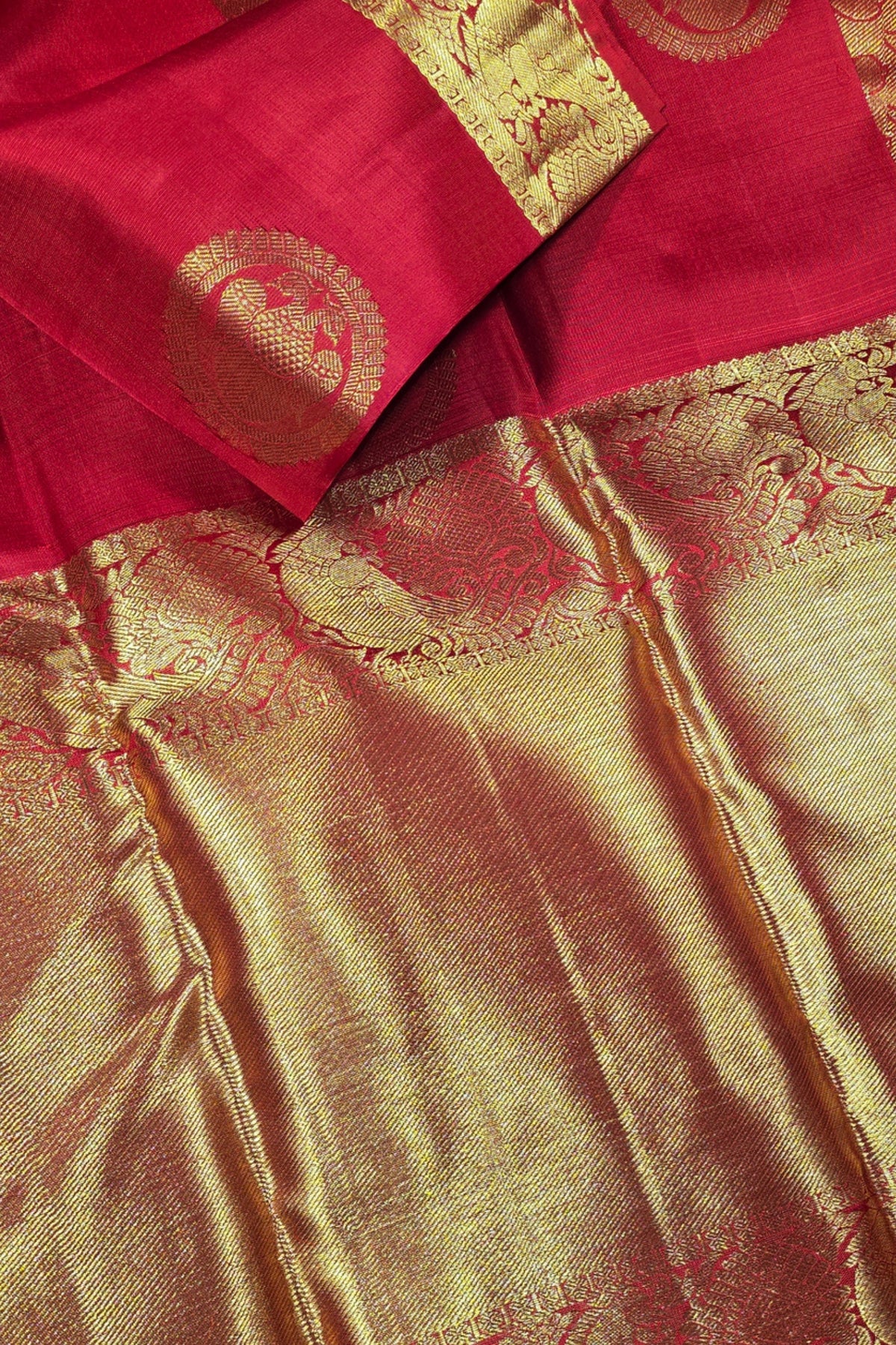Radiant Red Kanchipuram Silk Saree with Gold Zari Elegance