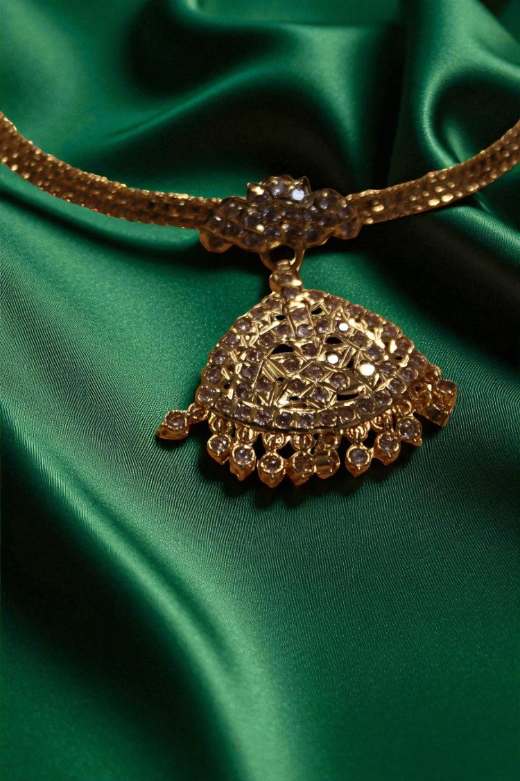 Elegant Aura White Stone Necklace