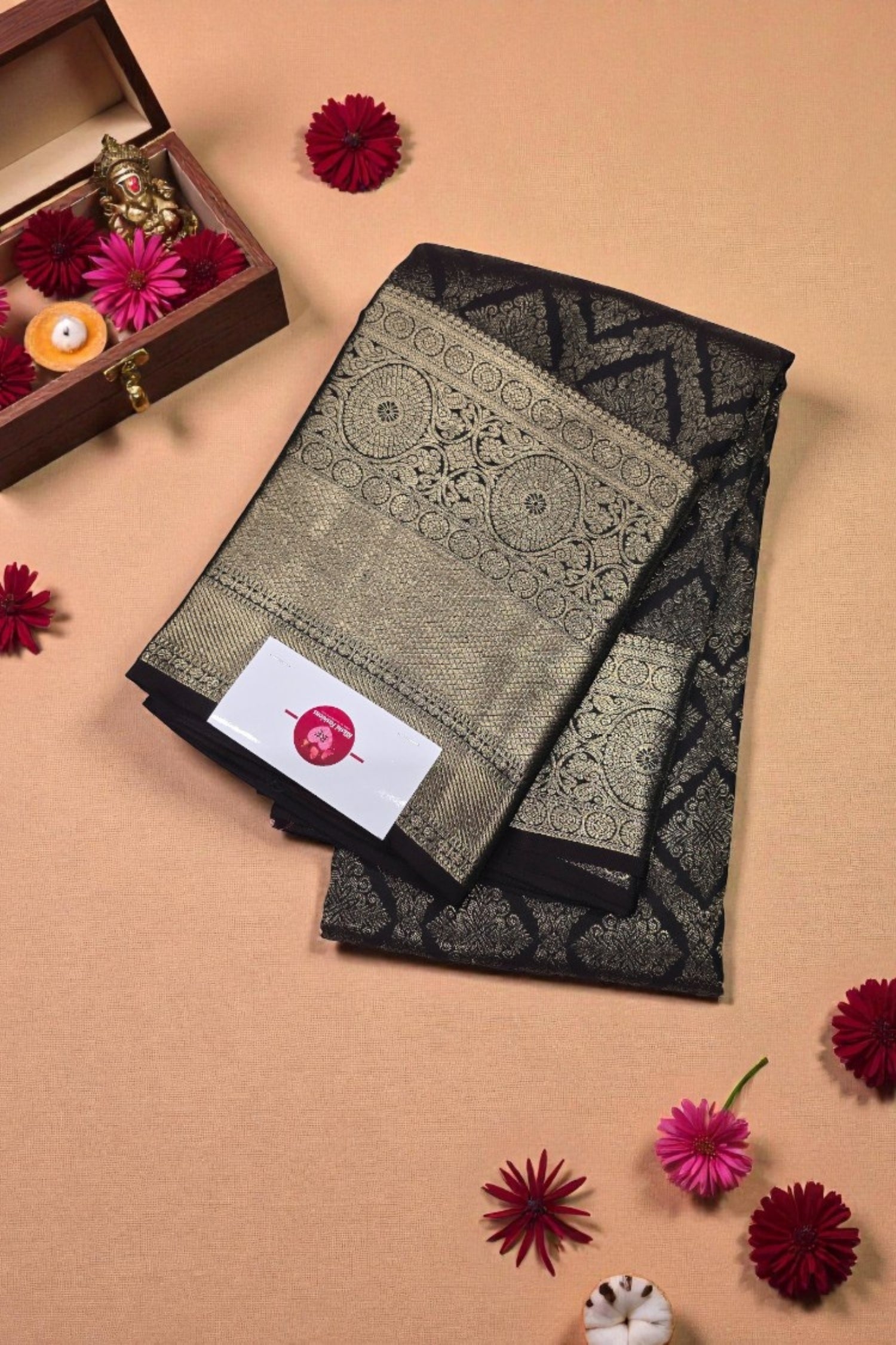 Grey & Black Zigzag Pattern Kanchipuram Silk Saree – Contemporary & Stylish