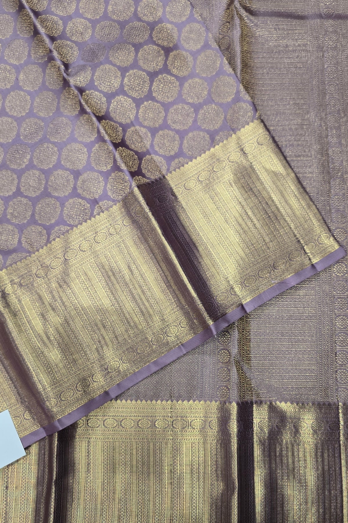 Lavender Kanchipuram Silk Saree with Gold Border – Regal & Timeless