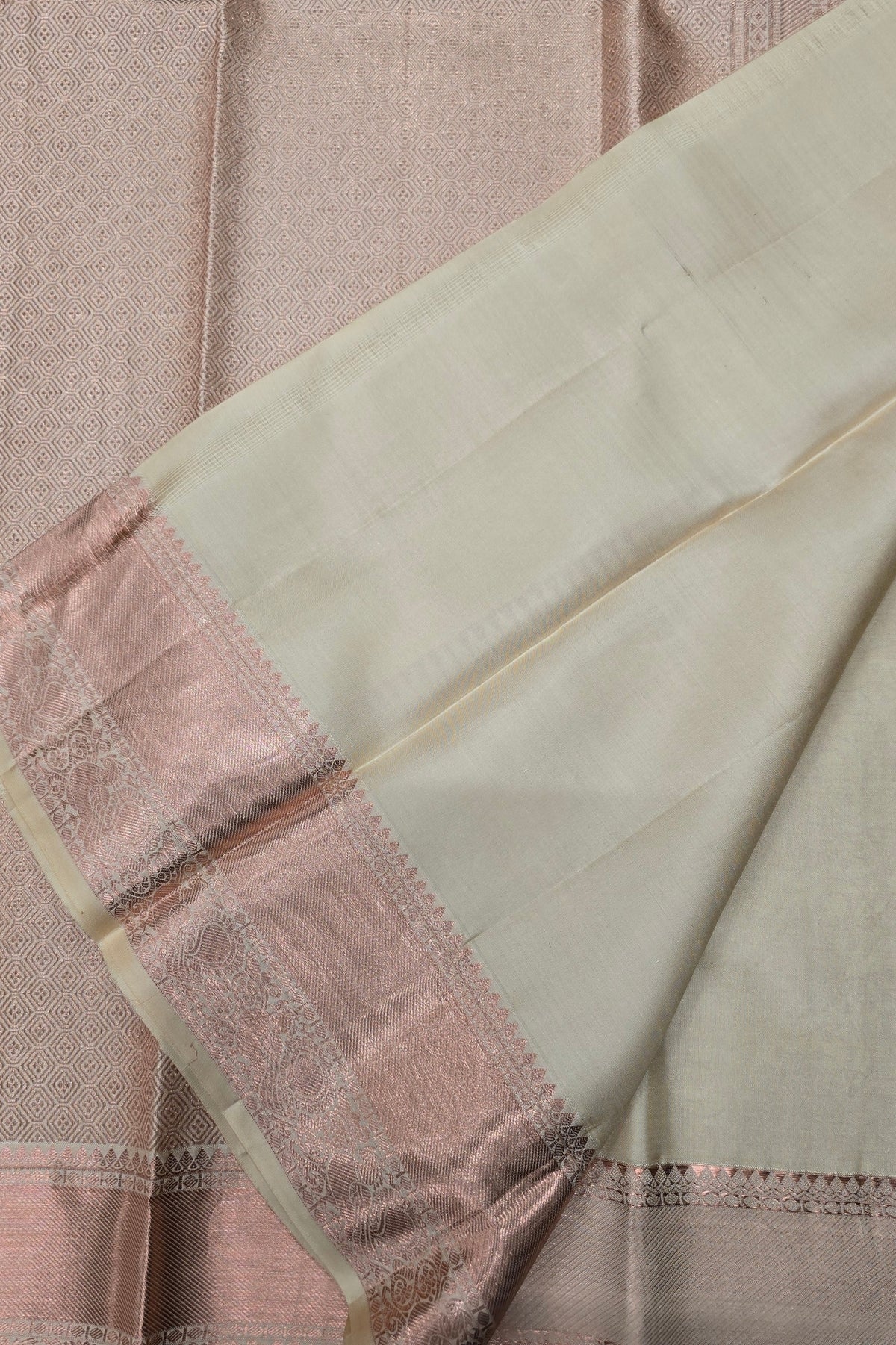 Silver Grulla Kanchipuram Silk Saree with Gold Border – Elegant & Timeless