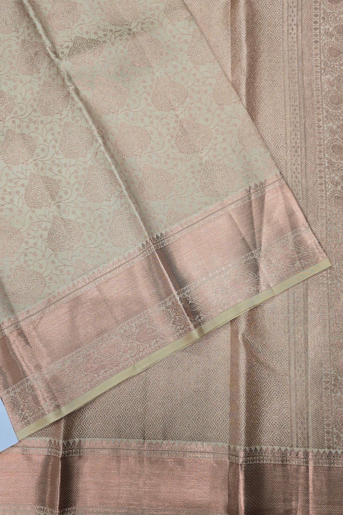 Silver Grulla Kanchipuram Silk Saree with Gold Border – Elegant & Timeless