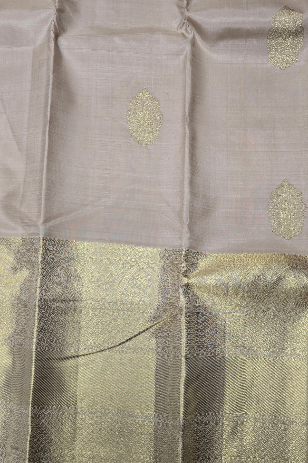Beige Kanchipuram Silk Saree with Maroon Pallu – Classic & Timeless