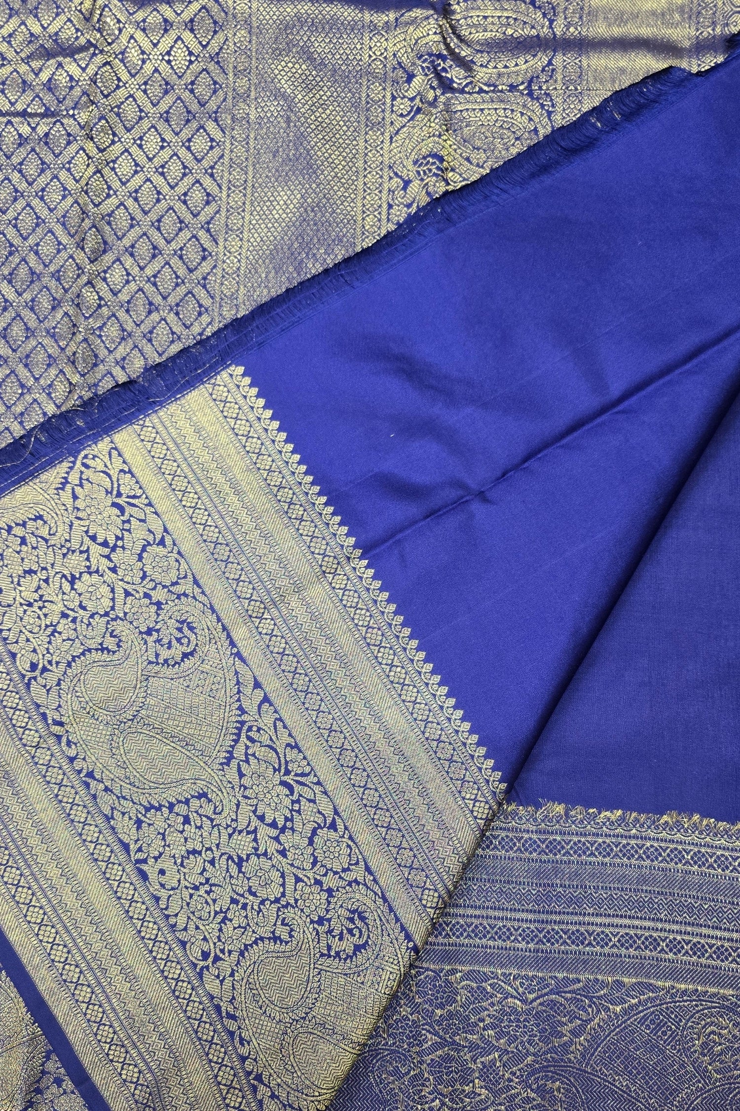 Blue Kanchipuram Silk Saree with Golden Pattern – Graceful & Festive