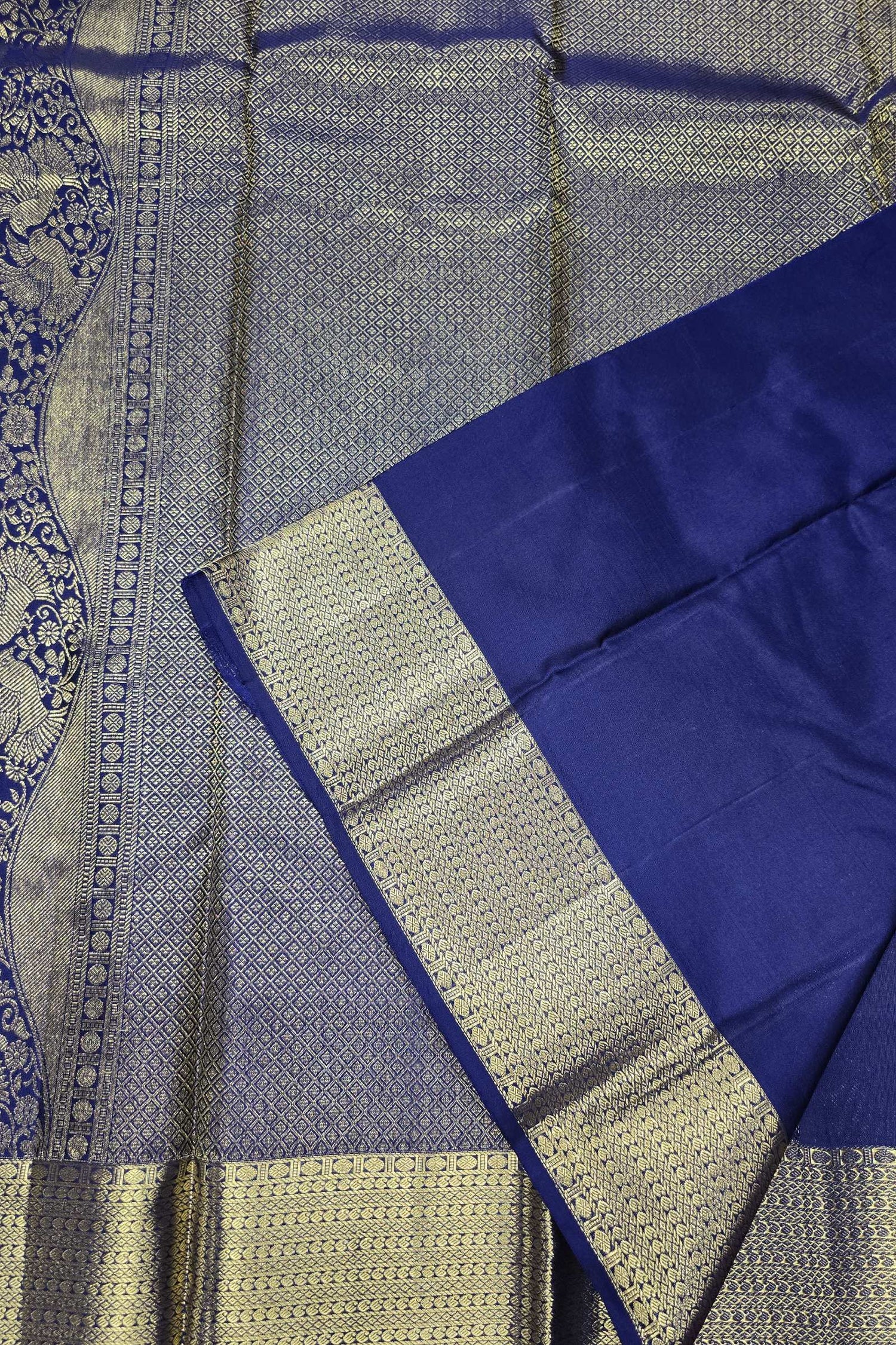 Navy Blue Kanchipuram Silk Saree with Elegant Zari Work