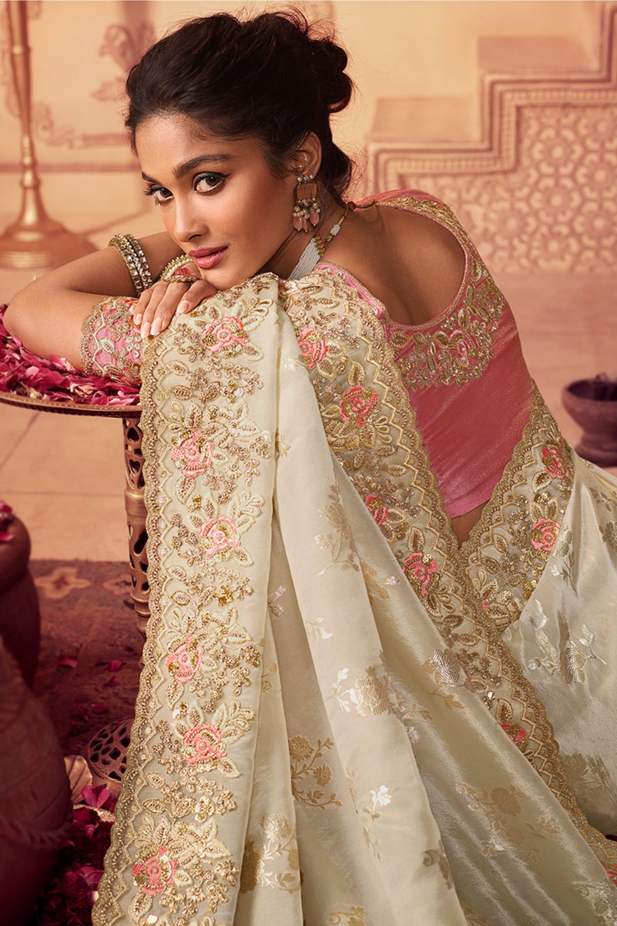 Thread Embroidered Chinnon Off-White Saree