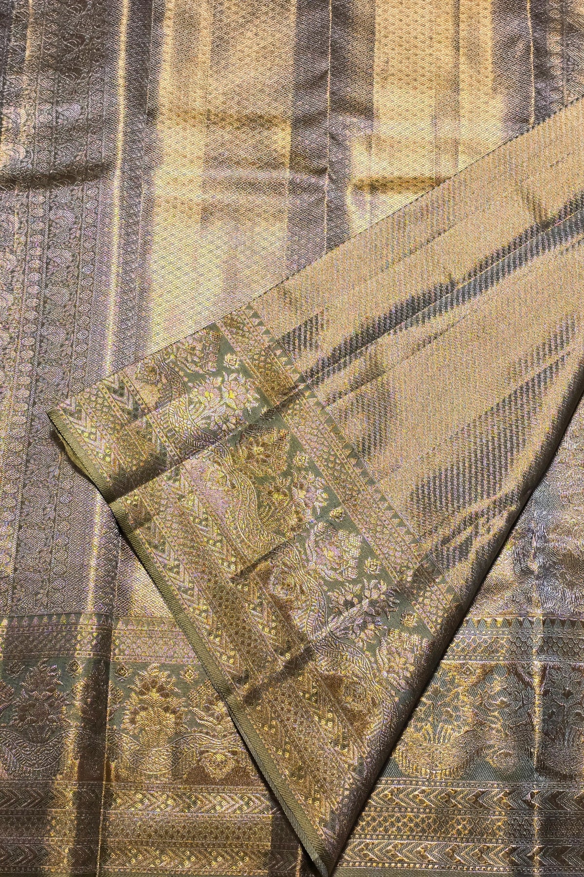 Grace in Grey – Kanchipuram Silk Saree with Subtle Sophistication