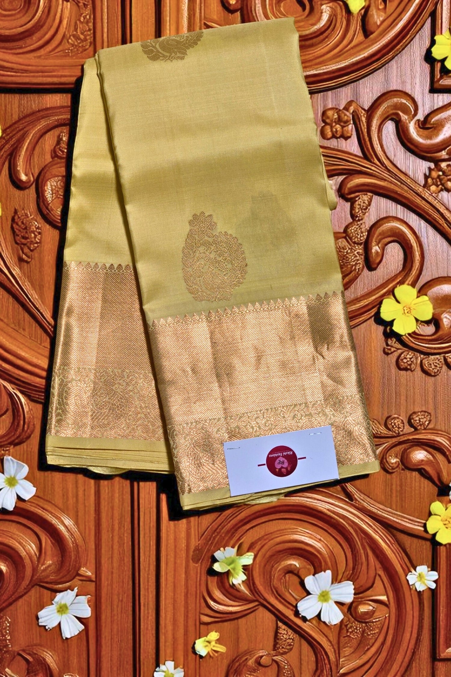 Elegant Beige Kanchipuram Silk Saree with Zari Border