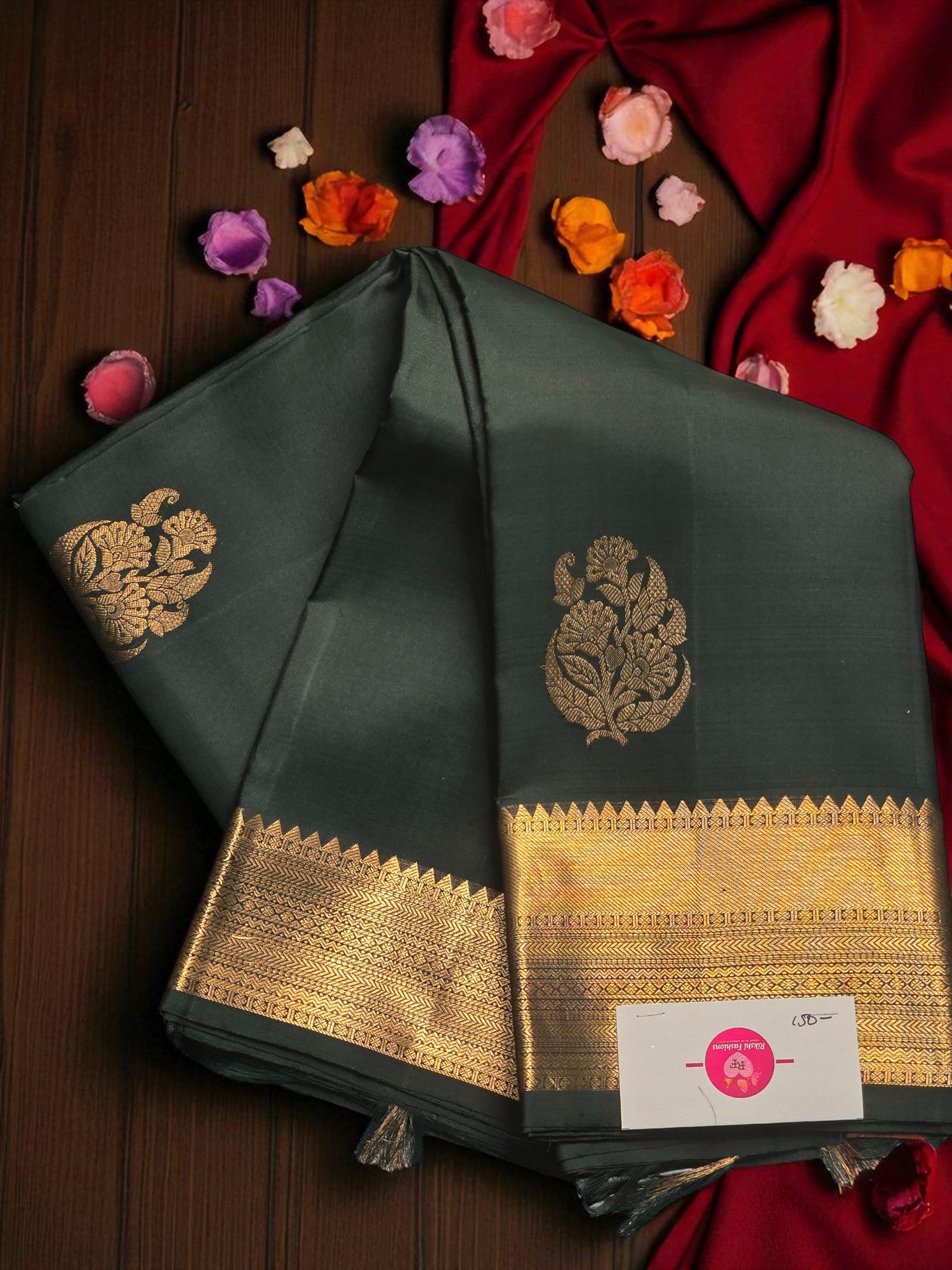 Majestic Dark Green Kanchipuram Silk Saree with Gold Border
